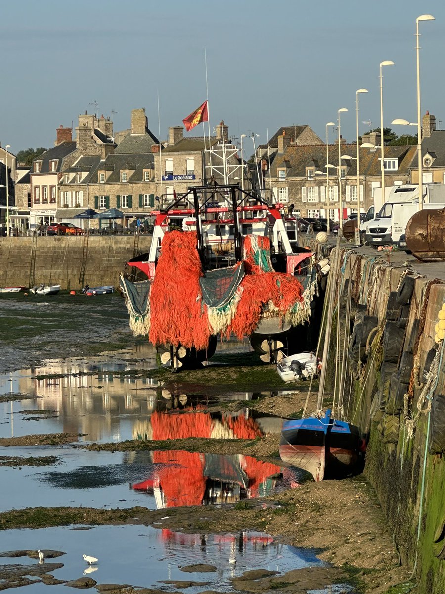 gnsymutterings's tweet image. #Barfleur postcards from an early morning stroll ok the Normandy town of Barfleur