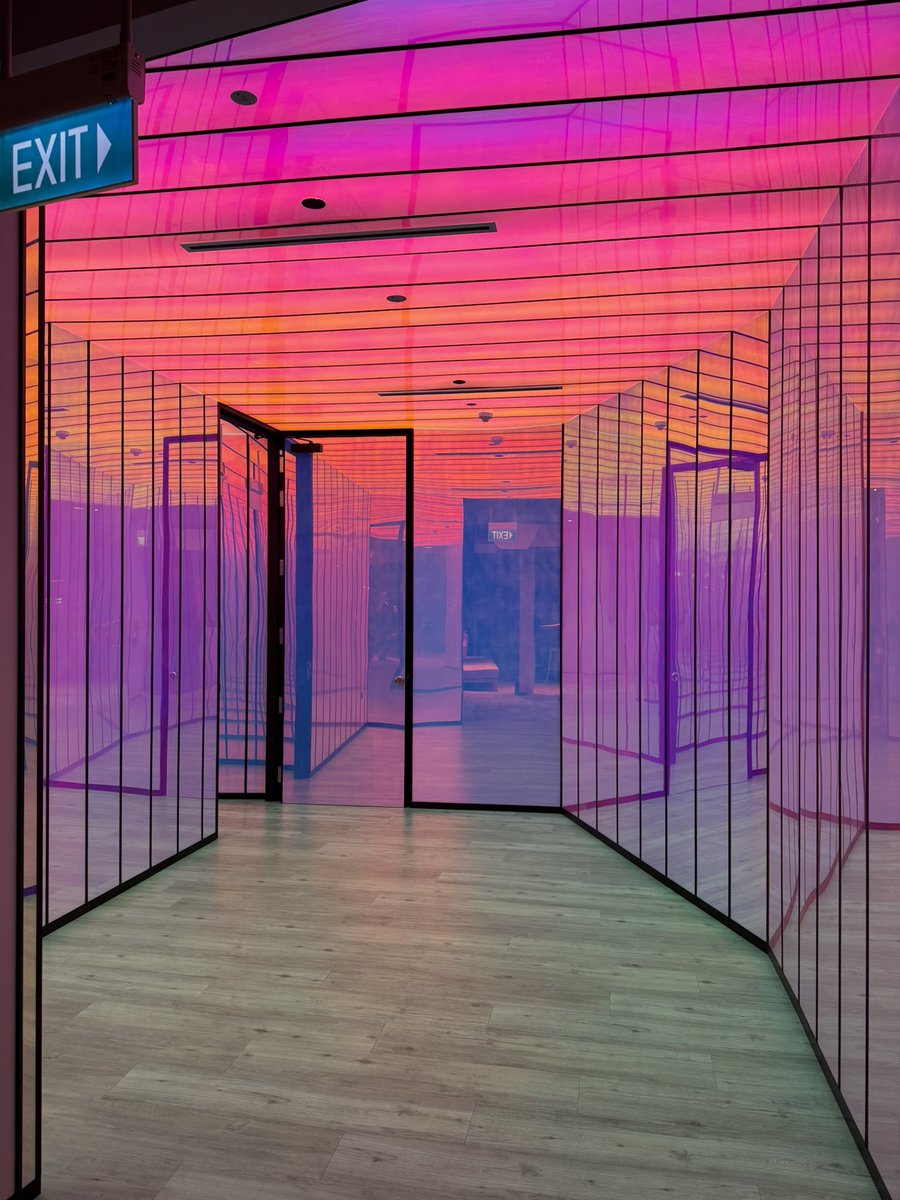 The Google headquarters in Singapore is great. The cafeteria serves delicious food and the design is cool. It's no wonder it's regarded as the best tech company headquarters in Asia.