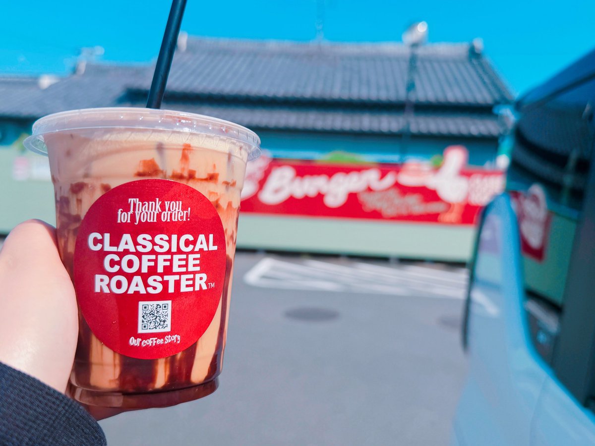Buzz_Cha0s's tweet image. 近くのコーヒーショップでチョコレートマシマシのドリンクを作ってもらった。ダイエットしなきゃなぁ〜って言いながら飲むの幸せすぎる(  ´˘`  )