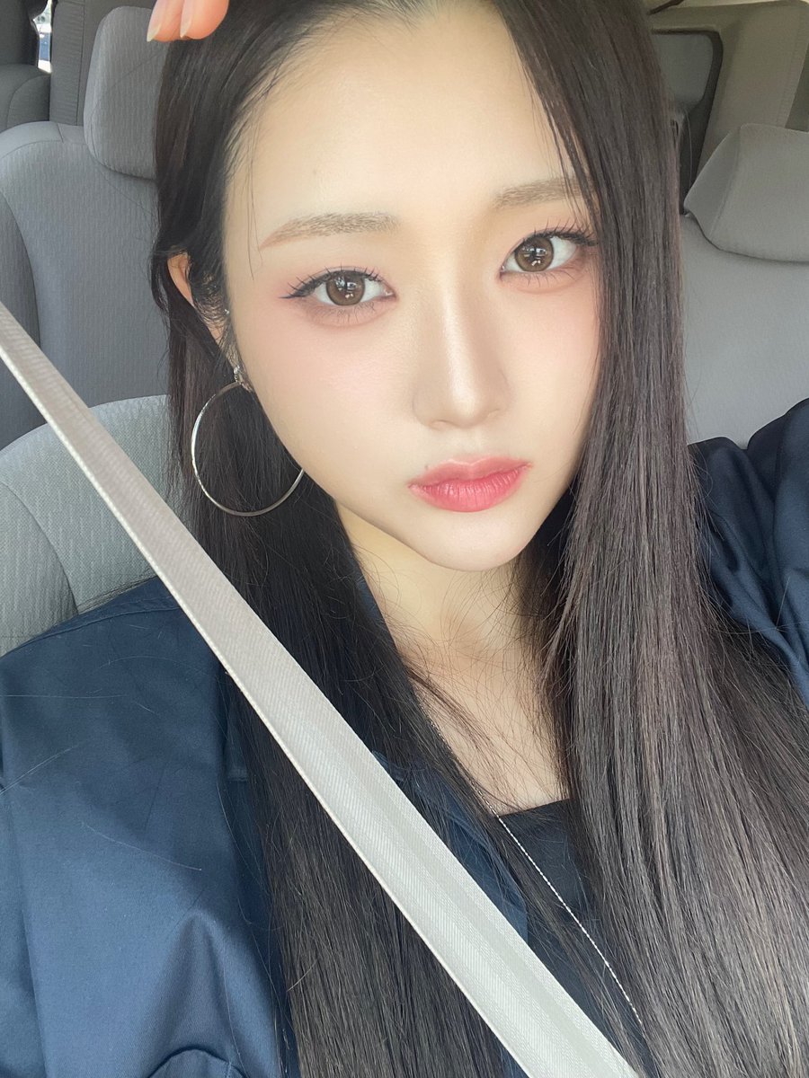 s2u_mire's tweet image. 이거 인스타 올릴까 말까
