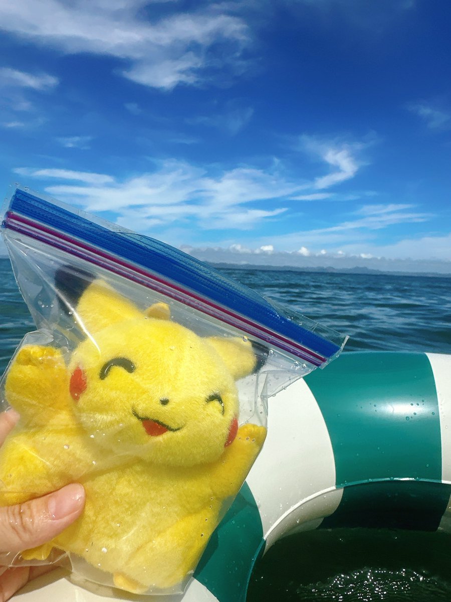 chai_pudding's tweet image. ピカチュウと一緒に泳いだ🏖️
海綺麗な日じゃなくてごめんな笑

先週                                            昨日