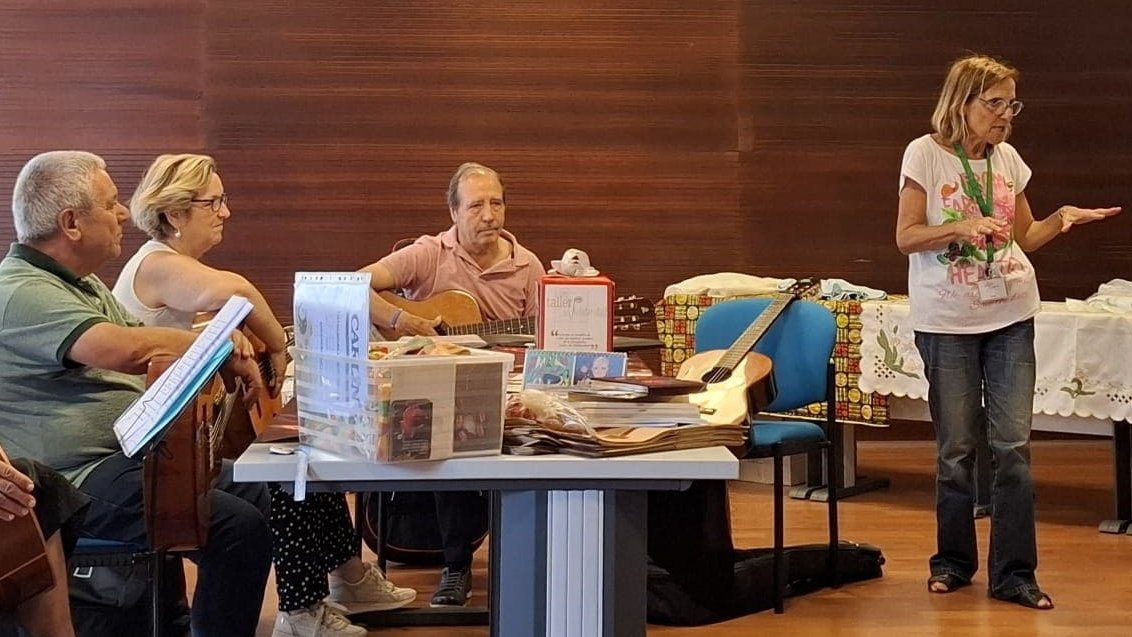 'Taller de Solidaridad' ONGD (@fundaciontds) on Twitter photo Durante tres lunes de julio, nuestro #voluntariado de Ourense-Monforte llevó a cabo su primer Rastrillo Solidario en el local de <a href="/Afundacion_org/">Afundación</a> (gracias por construir un mundo más justo e igualitario desde lo local). #RemamosXuntos Durante tres lunes de julio, nuestro #voluntariado de Ourense-Monforte llevó a cabo su primer Rastrillo Solidario en el local de <a href="/Afundacion_org/">Afundación</a> (gracias por construir un mundo más justo e igualitario desde lo local). #RemamosXuntos