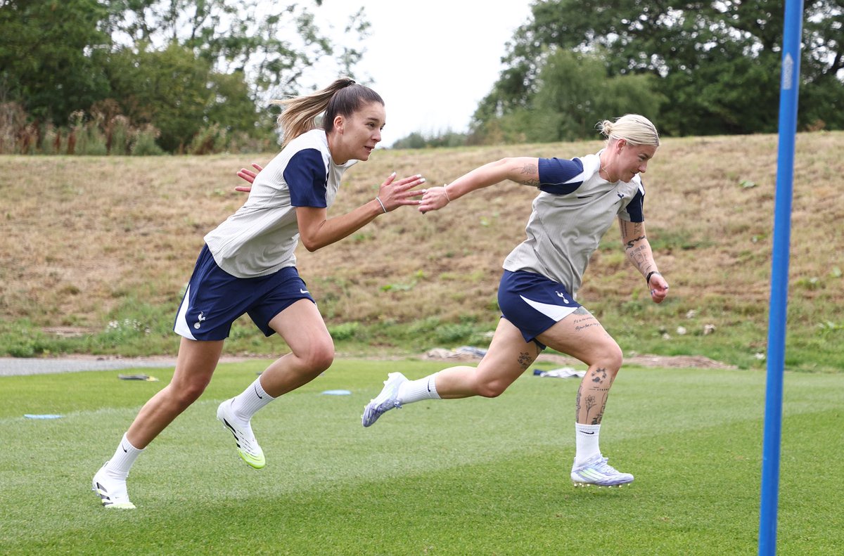 Laura Bowen tweet media