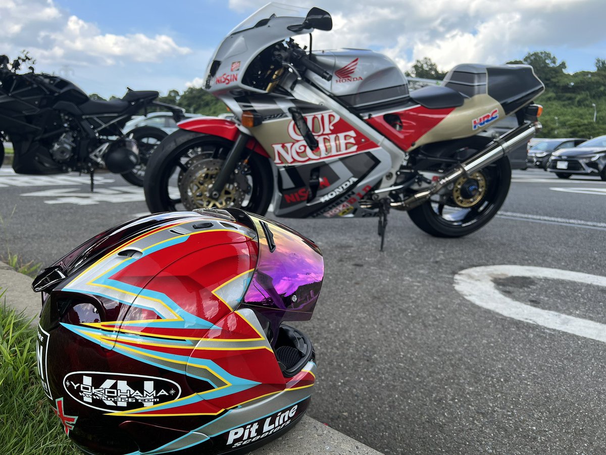 久しぶりに乗ったら

まぁ〜楽しい！V4エンジン
もも裏暑いけど🫠