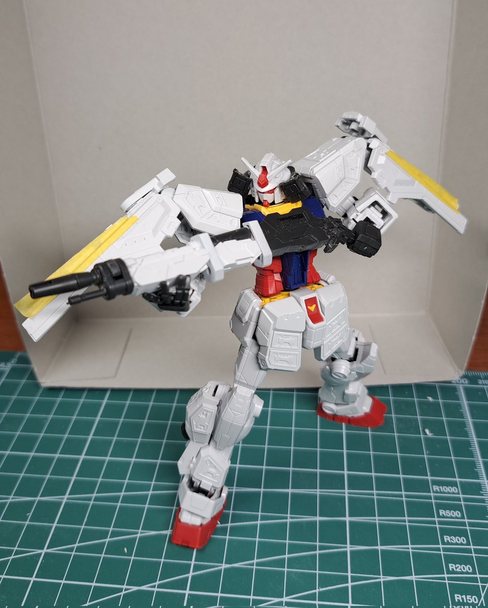 sekito2021's tweet image. またエントリーグレードで遊んでます
今回はEG万博ガンダムとEGグラスフェザー装備のみで武者頑駄無を作ろうかと
武者頑駄無好きなんですよ…