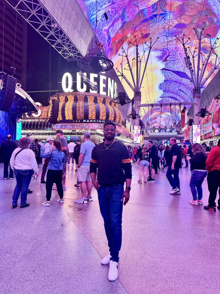 UncleFemi_'s tweet image. Forever grateful for life and growth.
It’s my birthday 🎉 guys ✨