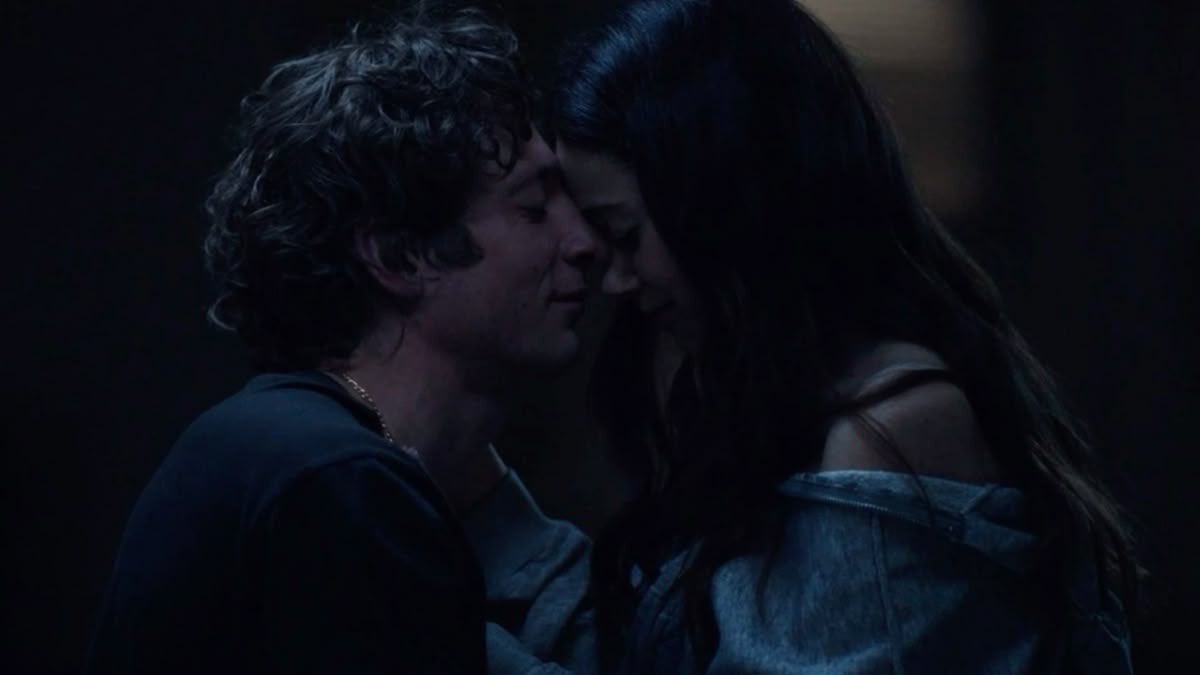 thunderbeths's tweet image. i could find a way to get carmy berzatto specifically in this scene with this lighting pregnant