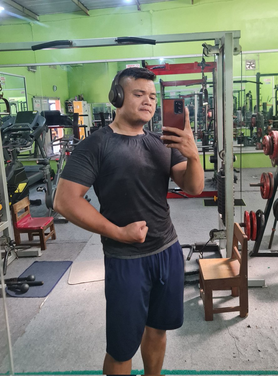 Hokben03's tweet image. Fotonya shirtless sekarang cuma dikirim ke orang spesial aja, khusus 🤣