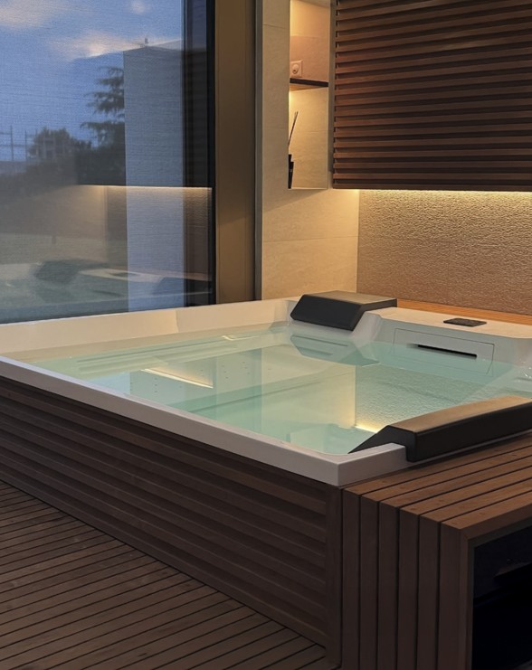 AlchemyAward's tweet image. 'Ghost plus' by #MarcSadlerStudio for #Treesse is a hydrotherapy system where the jets (classic & booster) are hidden within the apertures to create a minimalist aesthetic.
#spadesign #spazone #hotelspa #Wellbeing #Wellness #hottub #hottubs #spa #hospitalitydesign #beautycentre