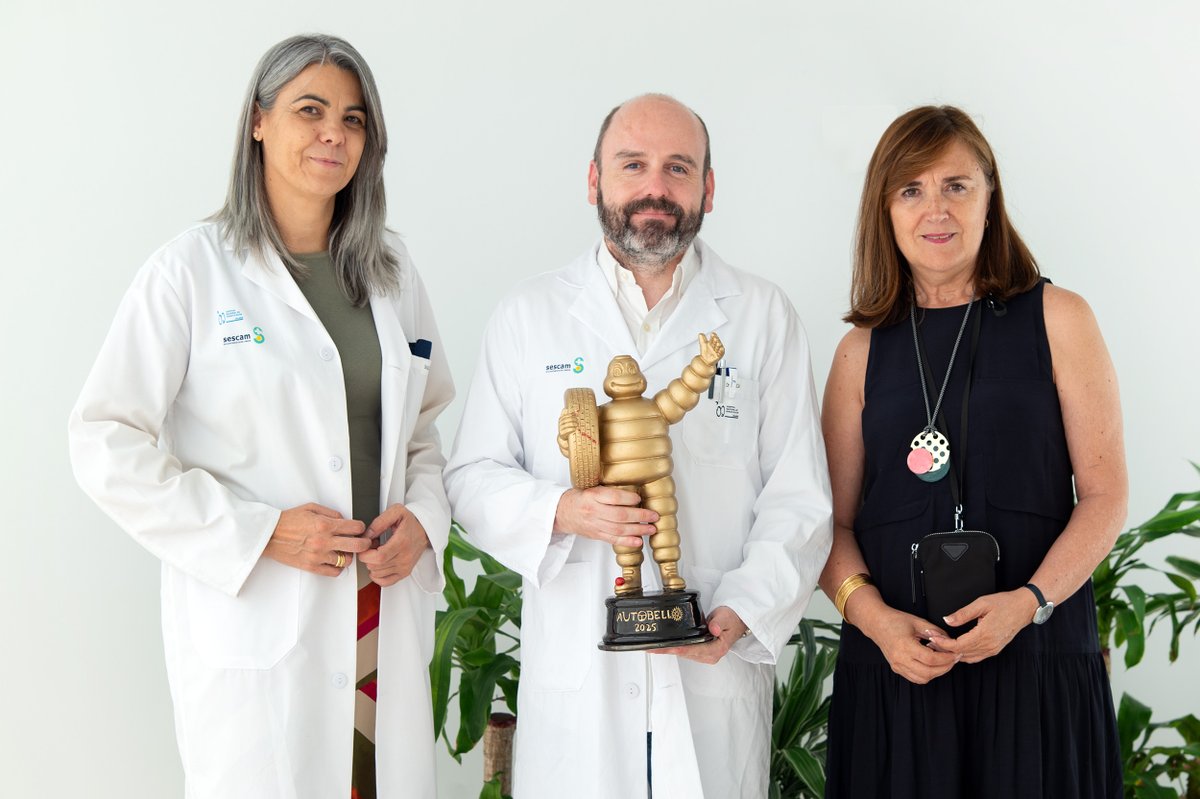 🏆HNP recibe reconocimiento especial por sus 50 años dedicado a atención, #rehabilitación e #investigación de #lesiónmedular en la cita anual <a href="/AutobelloES/">Autobello</a> . Lo ha recogido el jefe d Radiología, Dr. García, quien ha agradecido la distinción en nombre de todos los profesionales👇