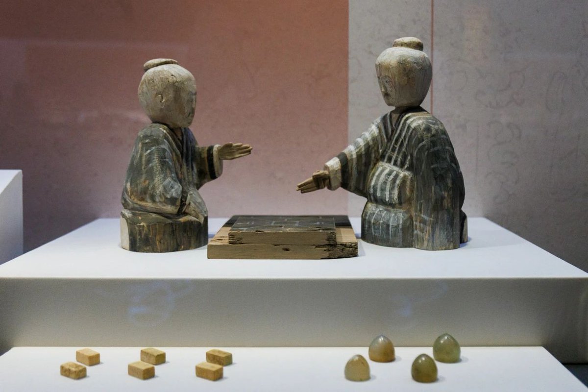 A special exhibition now on view at Changsha Museum features pictorial bricks from the Wei (220-265) and Jin (265-420) dynasties, unearthed from Gansu province. From traveling and feasting to farming, dressing and entertainment, each brick is a snapshot of history, vividly