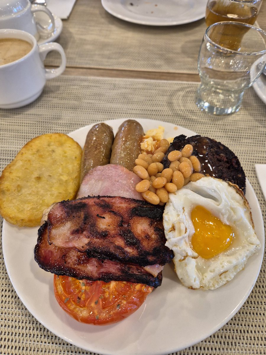 Uzzell01's tweet image. I will be honest.... I have had a lot worse in Spanish hotels