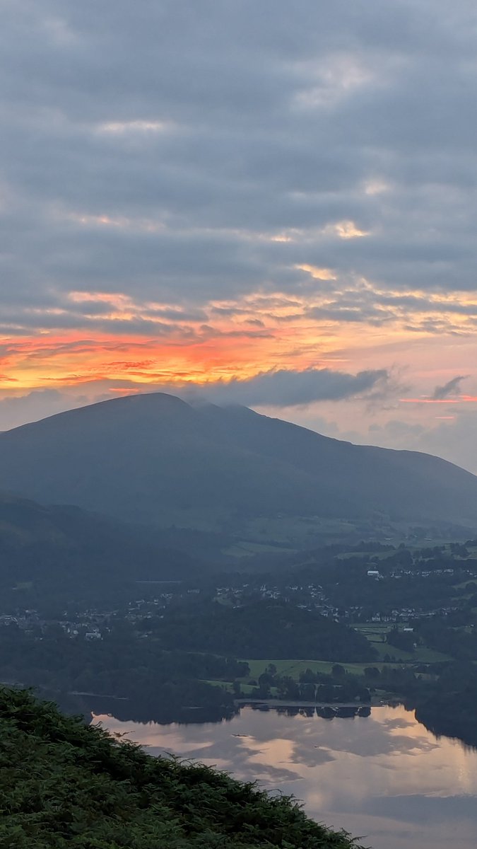 NotBadForHerAge's tweet image. Sunrise over #Skiddaw taken this weekend on an early morning hike up #catbells #nofilters #LakeDistrict #sunrise