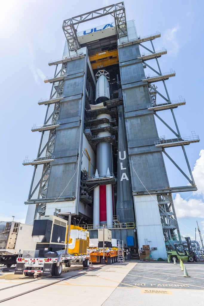 RevesdEspace's tweet image. 🚀 L'intégration du lanceur #Vulcan continue avec l'installation de la coiffe protégeant les satellites de la mission #USSF106.
Décollage en août
📷 ULA