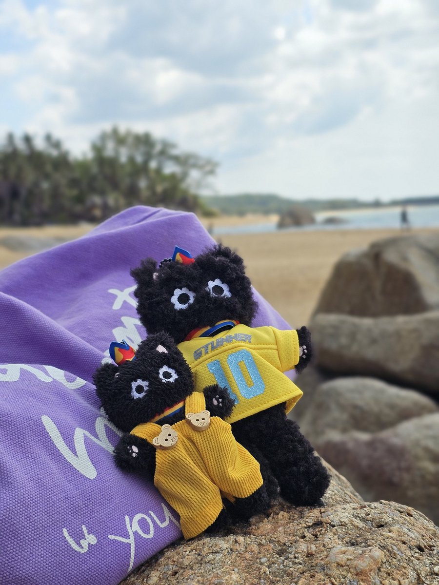 Manudoun's tweet image. พาเด็ก ๆ มาอาบแดด 😊🌊🦭