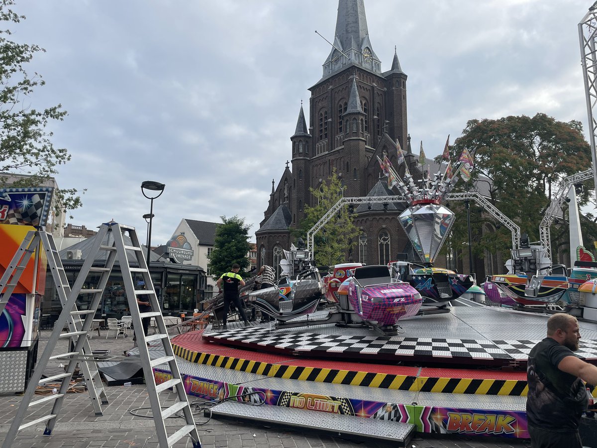 Het zit er weer op, in rap tempo wordt de Tilburgse kermis afgebroken…