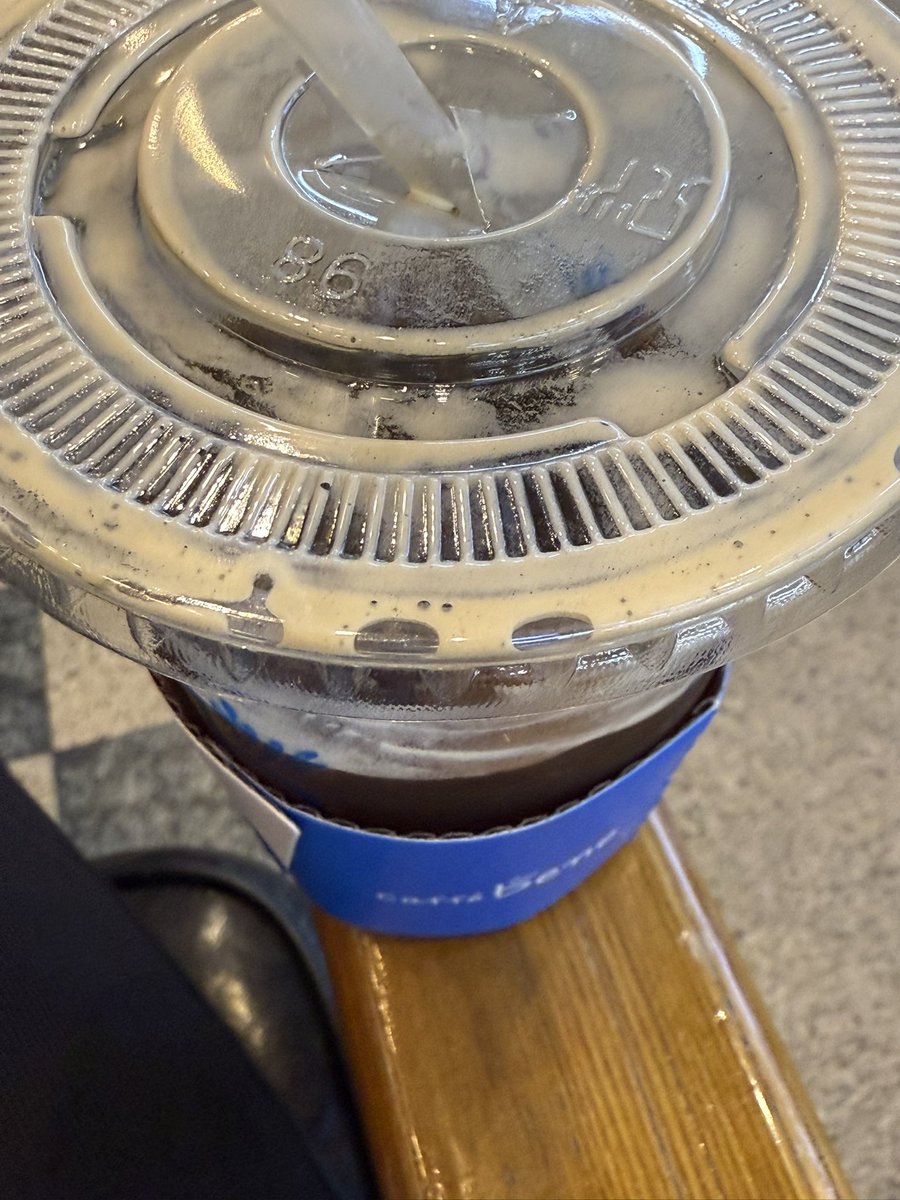 Сэргэлт авах гд кофе шопт орсийн ширээ бдаггүй хажуу ширээний охин хайраа босоочээ 2 цаг унтлаа гэртээ харияаа 😄😄😄 амар тээ унтаад л бна