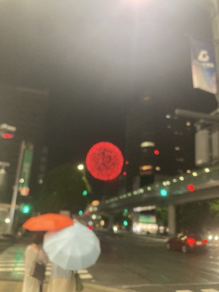 unoto1012's tweet image. 花火撮るの下手すぎてコロナウイルス爆誕した