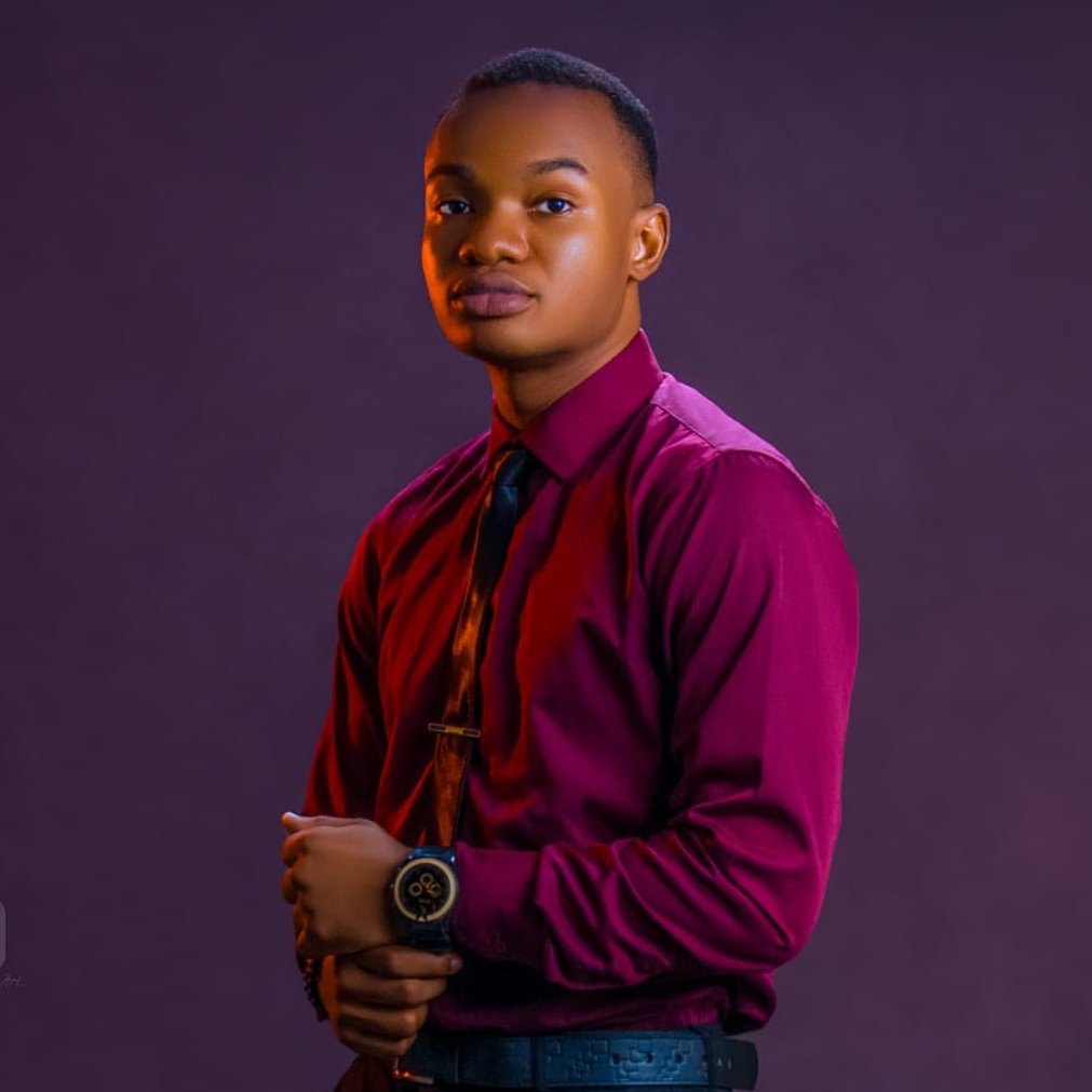 I'm Stanley, the creative mind behind iStanDesign.  I help give brands the attention, presence, and visibility it deserves through bold, strategic, and scroll-stopping designs.

Now, why do I do this?
'cause design is more than aesthetics.
It’s about visibility, impact, and