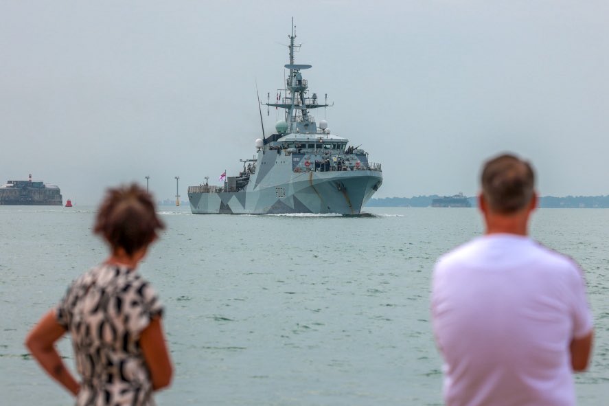 HMSTrent's tweet image. We’re home! After 5 years, TRENT has returned to Portsmouth for a short stop during our regeneration period. It’s good to be back home! #ForwardDeployed #TeamTrent