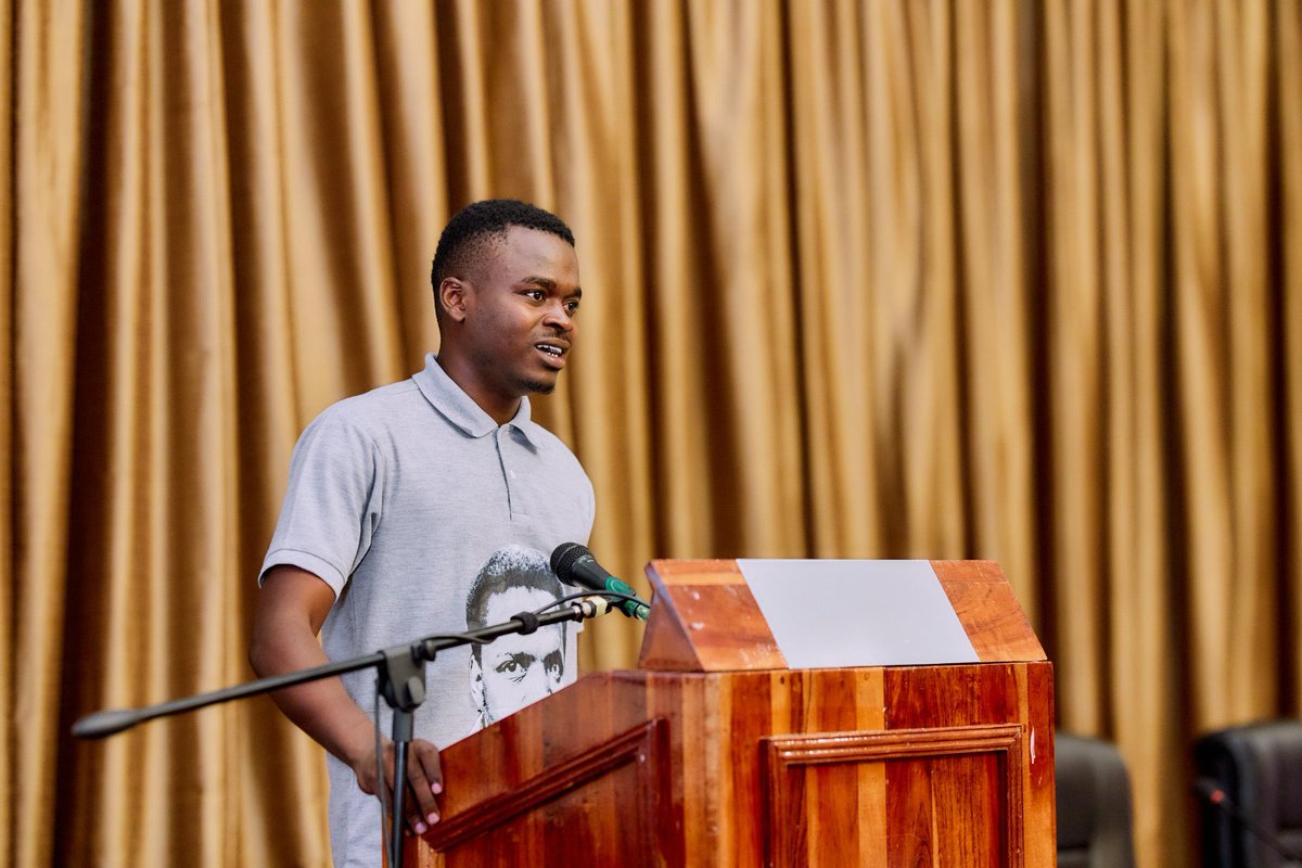 Zinasuzim's tweet image. ⚖️COURT UPDATE
Today at 1100hrs the students' President @EmmanuelSitima7 will be in court 4 (Rotten Row) for a ruling. Our position is drop the charges!
This Includes other 3 academic freedom fighters @namataik_ , @robohchere and @cdegwenzi .In solidarity let us all attend✊️