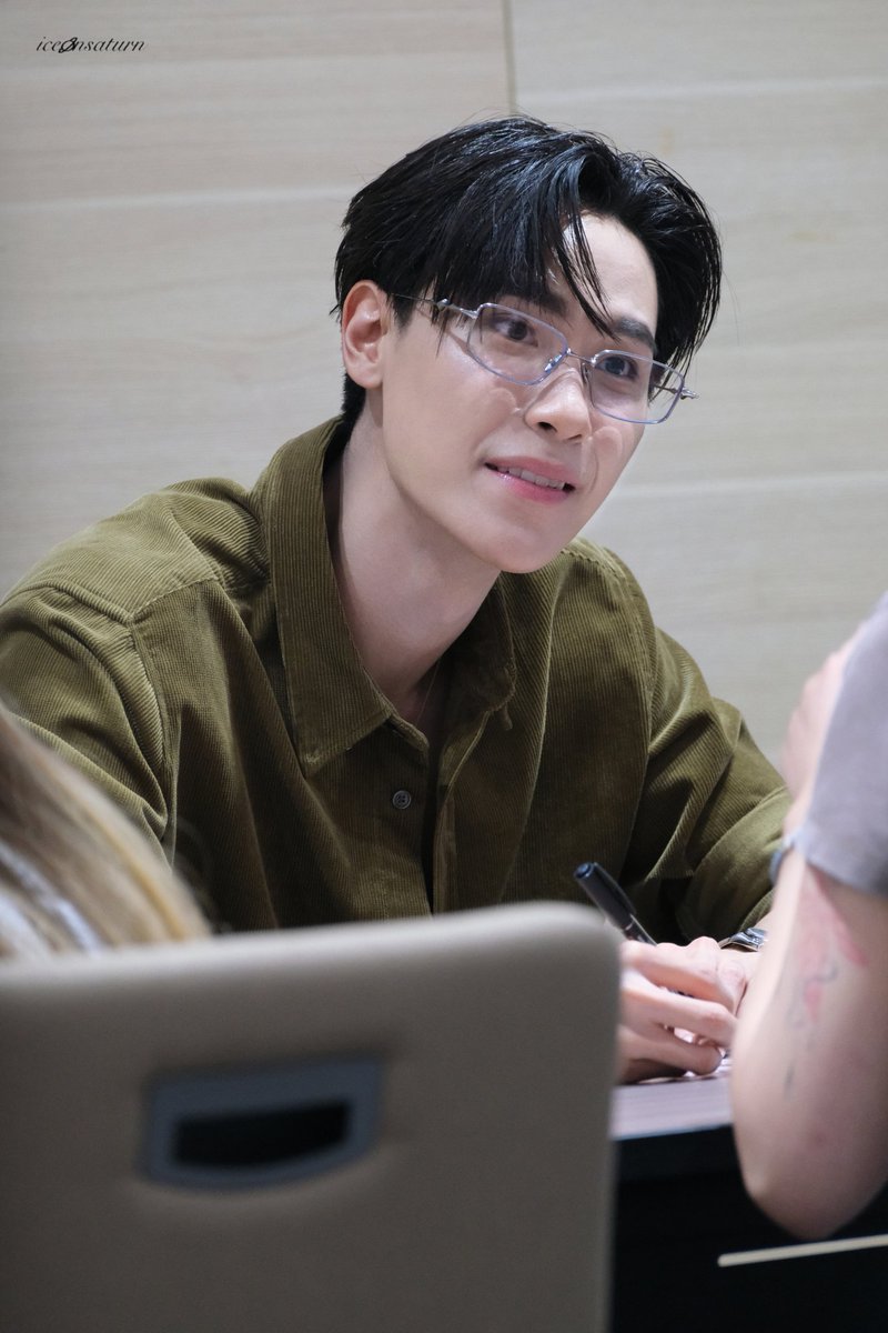 iceonsaturn's tweet image. ไม่ไหวว่ะ ใจเราไม่เป็นของเราอีกต่อไป
#มหกรรมนิยายนานาชาติ2025xJM
#junniorrs 🌻