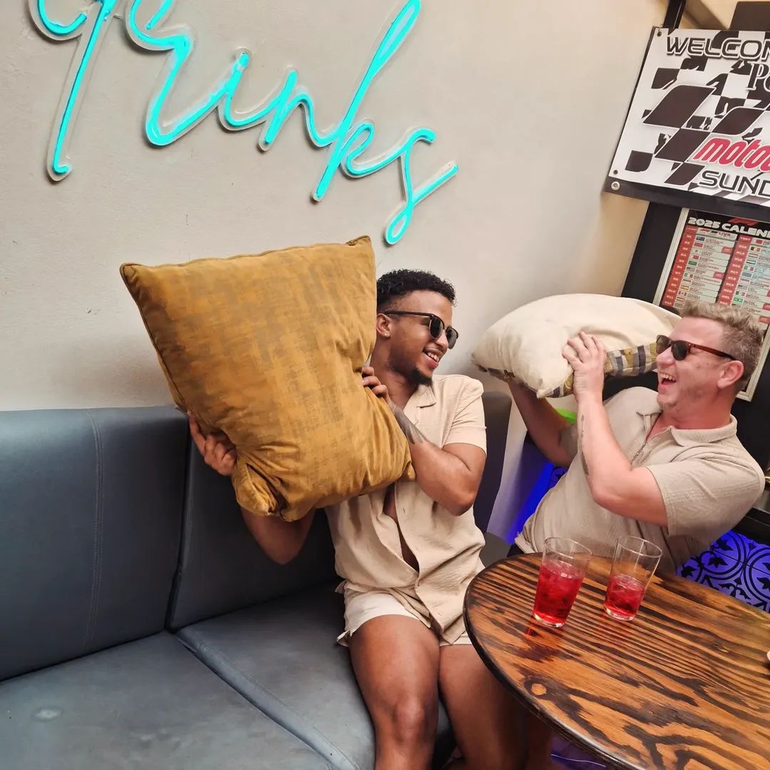 Haven't posted in months but here i am yo yell into the void.

Why the fuck did my bestie and his boyfriend have to die in such a horrific way 3 months ago today.!!!!

Why the fuck us does my other bestie, his twin brother have to live with this darkness now??