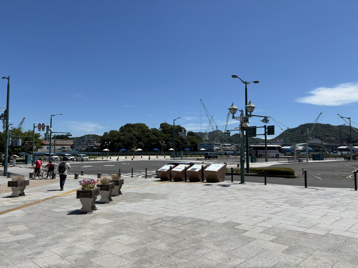 sumidaANNPOsaka's tweet image. 仕事で、尾道からの三原市役所です。瀬戸内の夏は暑い。でも、私にとっては幼い時から夏といえばこのカラッとした暑さと夏休みの思い出がセットです。