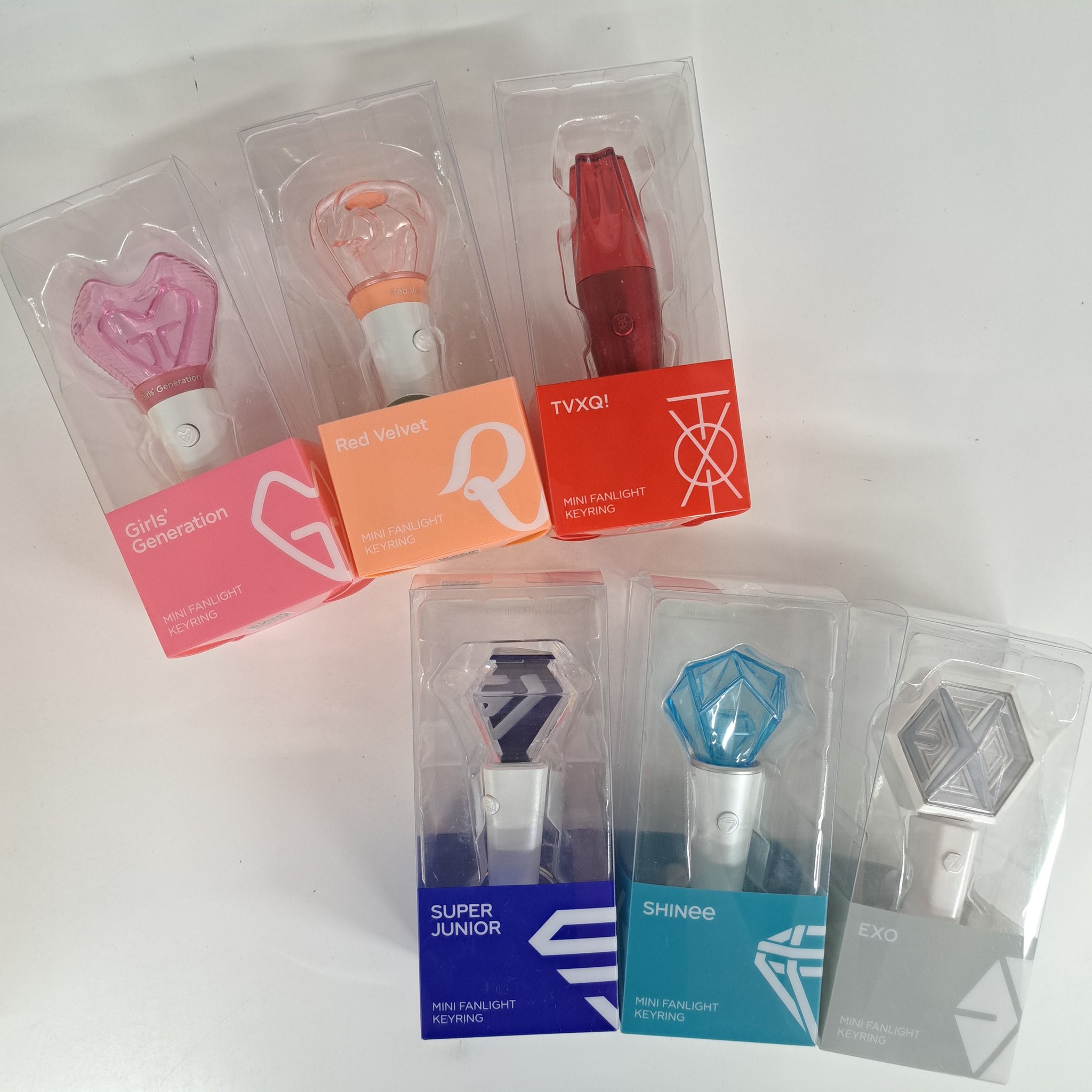 Shinee グッズ バッチ f(x) EXO おまけ付☆ Shinee グッズ バッチ f(x) EXO おまけ付☆