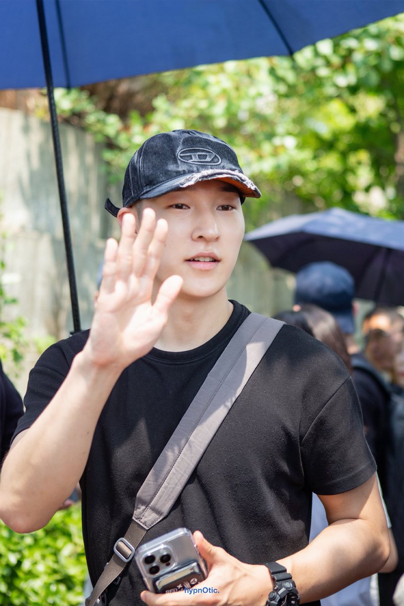 250728
#준지 #junji #김준형
#OnlyOneOf #온리원오브