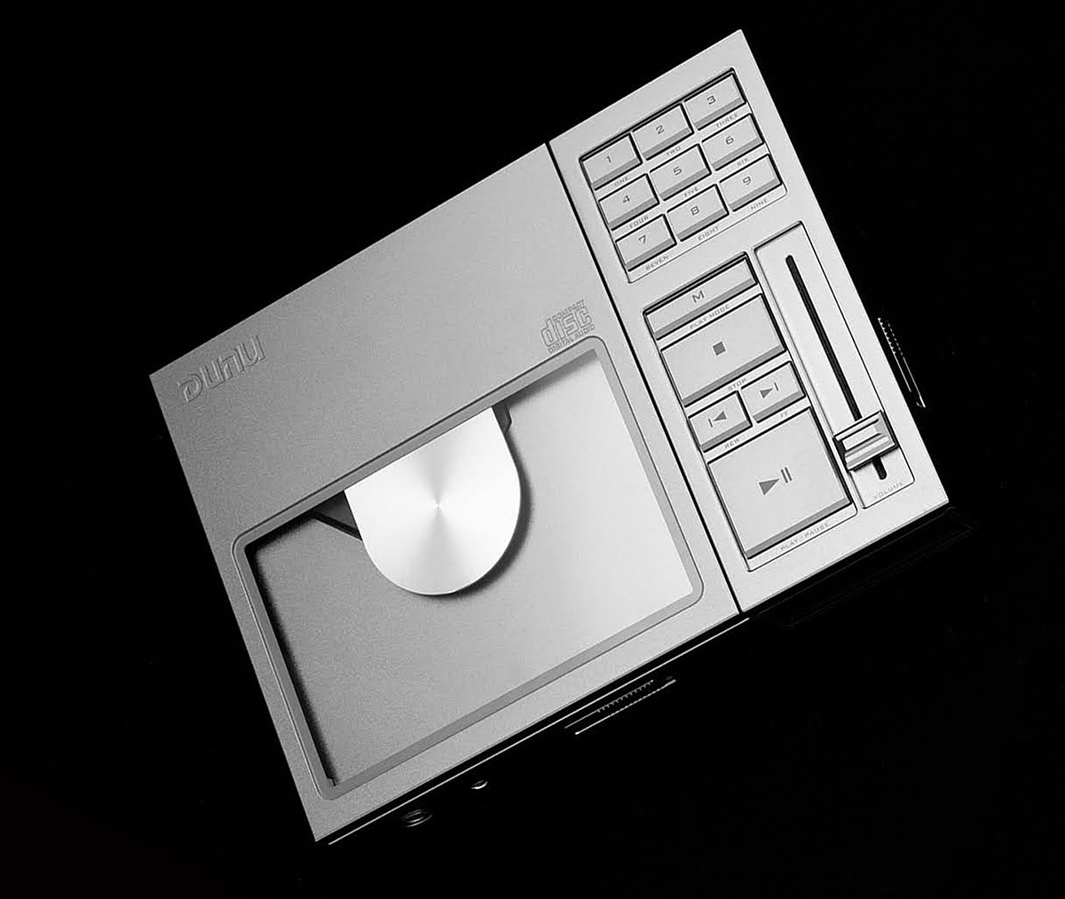 avwatch's tweet image. DUNU、バッテリも搭載したアルミ筐体のCDプレーヤー「CONCEPT R」。R2Rデコーダ搭載 av.watch.impress.co.jp/docs/news/2034…