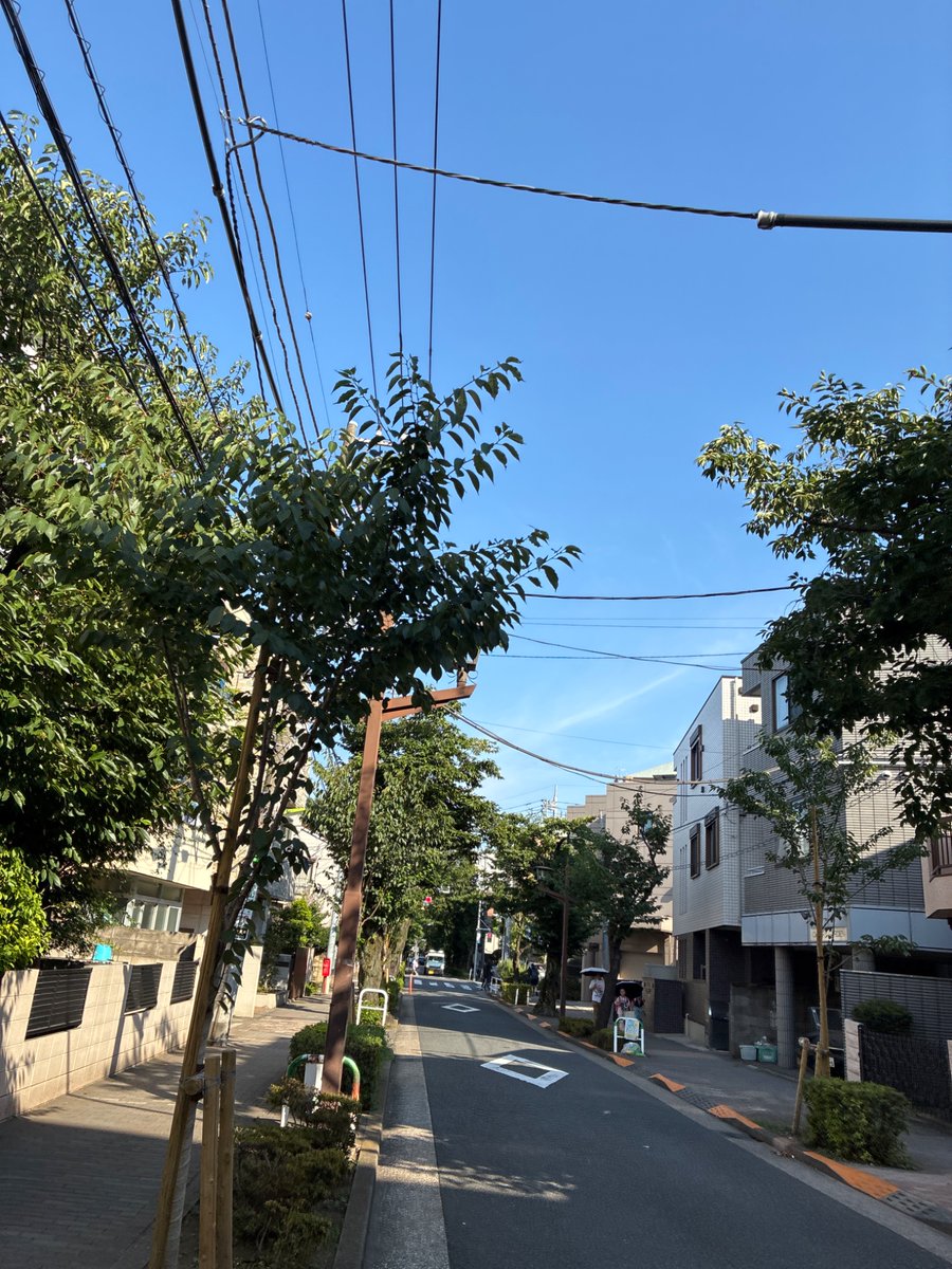 krfc_krfc_krfc's tweet image. 中の人は、中1を連れて買い出しへ出掛けています☀️🚶
何を買ったかは後ほど🖐️