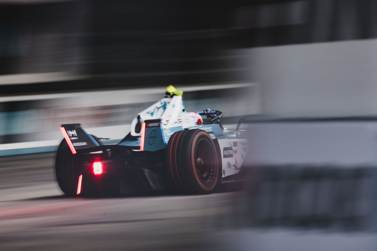 ⚡️ e-Formel.de (@eformelde) on Twitter photo .<a href="/oliverrowland1/">Oliver Rowland</a> & <a href="/nico_mueller/">Nico Mueller</a> schildern Unfall am London-Sonntag: "Er hat er mir die Linie genommen"
e-formel.de/nachrichten/fo…
Foto: <a href="/shivgohil_/">Shiv Gohil</a> / <a href="/Spacesuit_Media/">Spacesuit Media</a>
#FormelE #FormulaE #ABBFormulaE <a href="/FIAFormulaE/">Formula E</a> <a href="/NISMO/">Nissan NISMO</a> <a href="/AndrettiFE/">Andretti Formula E</a> #LondonEPrix .<a href="/oliverrowland1/">Oliver Rowland</a> & <a href="/nico_mueller/">Nico Mueller</a> schildern Unfall am London-Sonntag: "Er hat er mir die Linie genommen"
e-formel.de/nachrichten/fo…
Foto: <a href="/shivgohil_/">Shiv Gohil</a> / <a href="/Spacesuit_Media/">Spacesuit Media</a>
#FormelE #FormulaE #ABBFormulaE <a href="/FIAFormulaE/">Formula E</a> <a href="/NISMO/">Nissan NISMO</a> <a href="/AndrettiFE/">Andretti Formula E</a> #LondonEPrix
