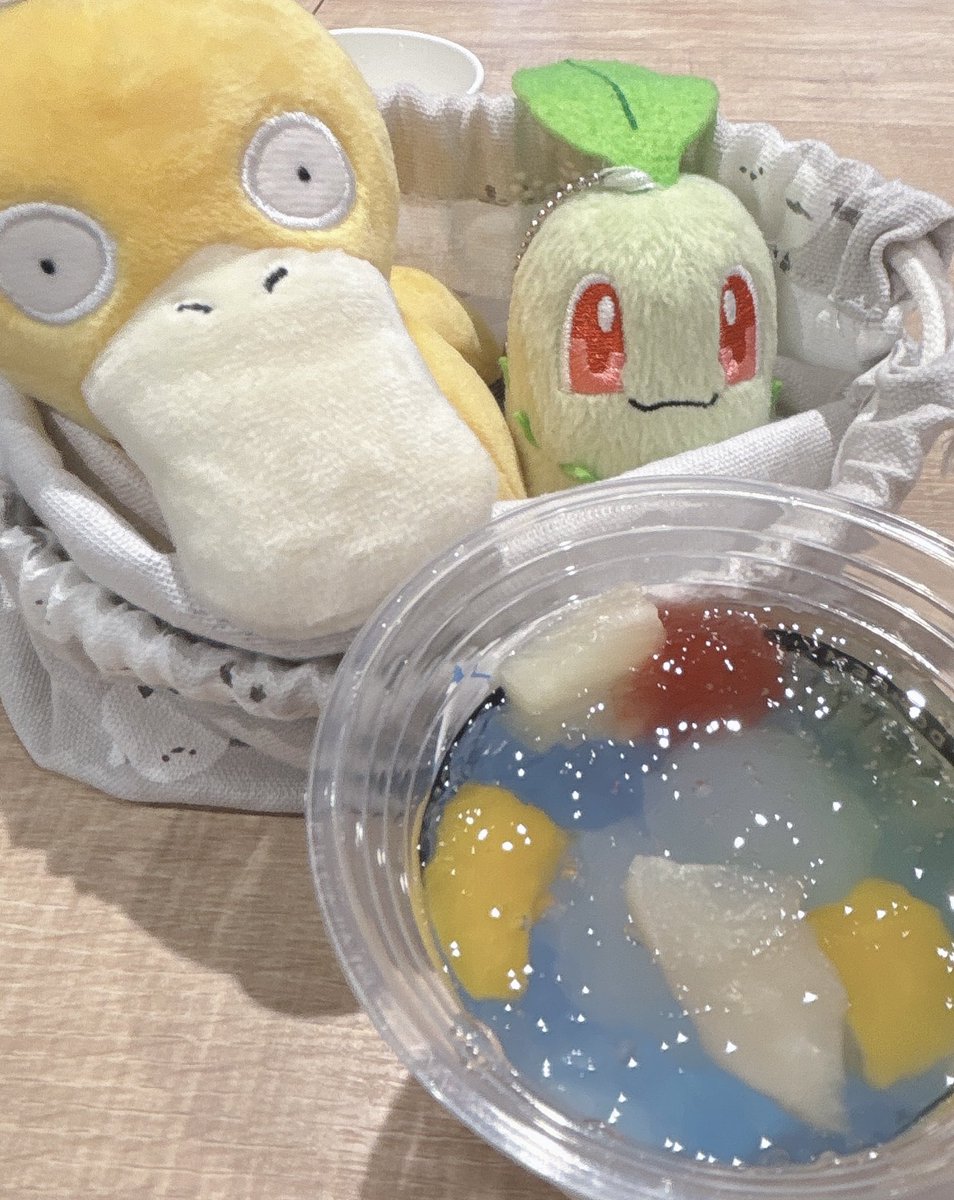 Chicojealousist's tweet image. 食べていいよ^_^