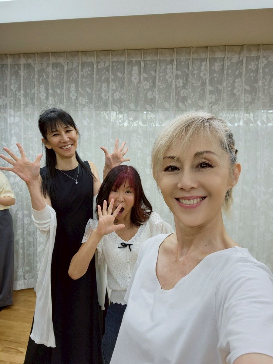 ayudondayo's tweet image. #冥途喫茶
#池袋シアターグリーン
#BOXINBOX
今日で稽古場での稽古は終わりですー！いよいよ小屋入り！7/31-8/3です！さて今回はどんなことがおこるかなあー！是非是非，劇場にいらしてくださいー！