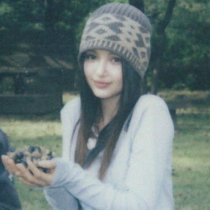hourly_daniell's tweet image. her polaroids are my favorites 📸
