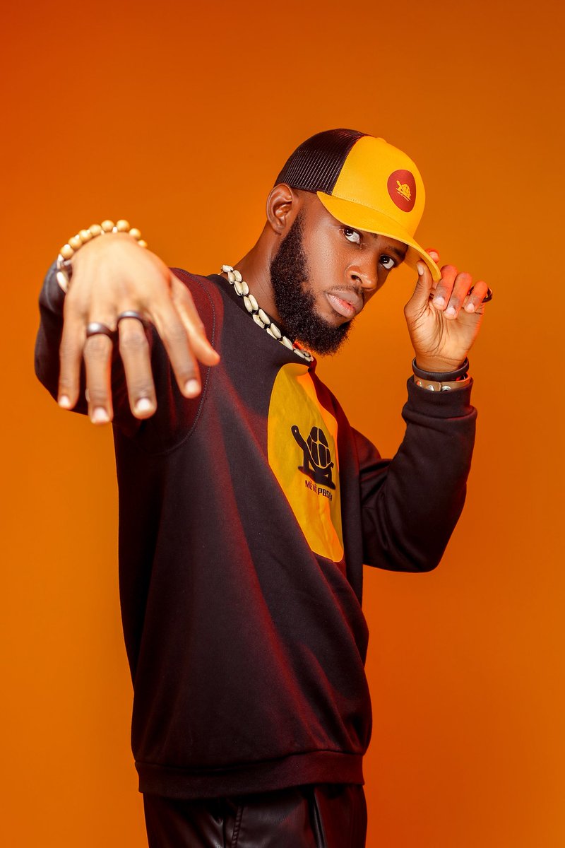 ndongo1er's tweet photo. On m’a dit: “ NDONGO il faut suivre le plan " !

j’ai regardé le plan et j’ai dit: c’est le plan qui me suit…
ON VA SE BLESSER…alors je veux tout le monde ici à 17h. heure de Nkolfoulou je vais chauffer un peu🤝🏽💡

OVSB (freestyle) 17h 

Me ne poséh 🐢

#NDONGO https://t.co/1Je3gW4XgJ