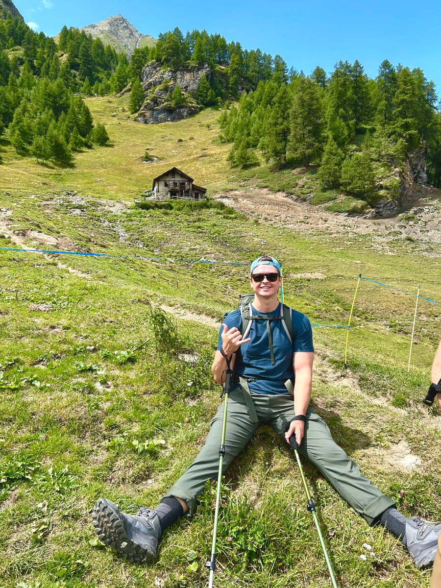 ChefAlec's tweet image. Touching grass this week
Yesterdays hike was successful - 10 miles, 4600 ft elevation, took 8 hours
The boys moral is still high, will check in after day 2