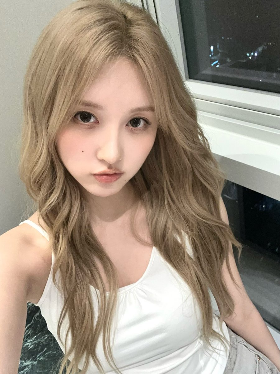 IVE_twt's tweet image. 보라조명^ㅡ^

#IVE #아이브 #GAEUL #가을