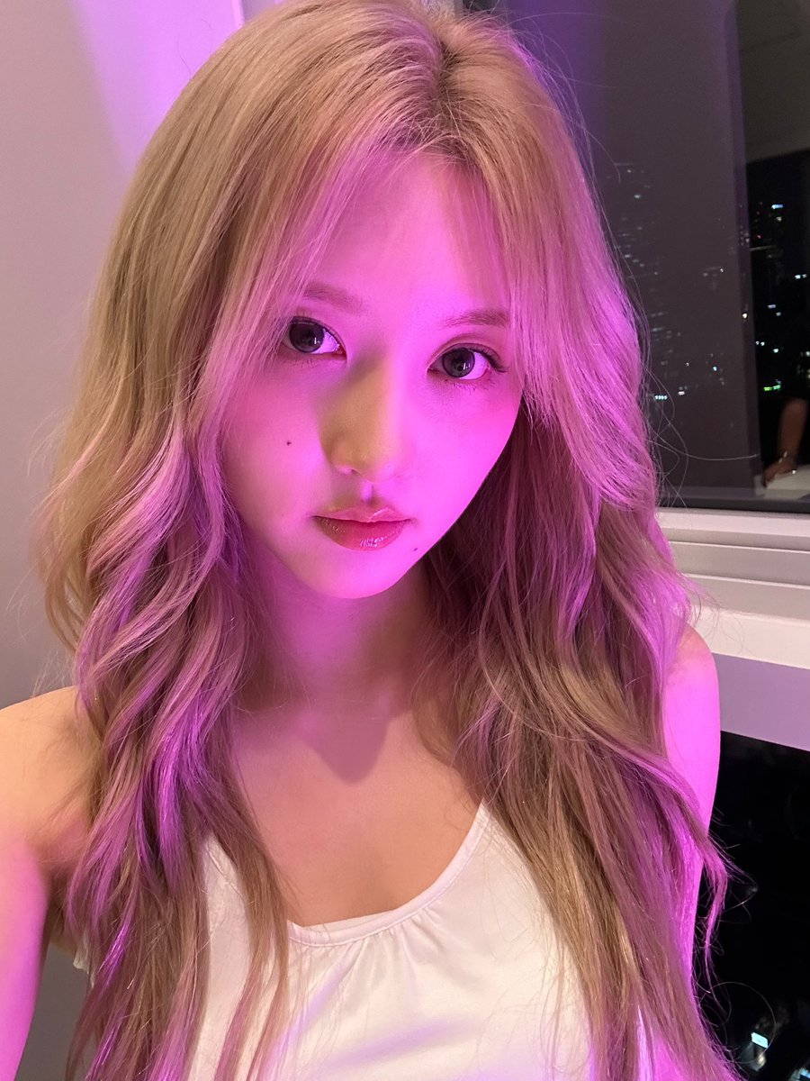 IVE_twt's tweet image. 보라조명^ㅡ^

#IVE #아이브 #GAEUL #가을
