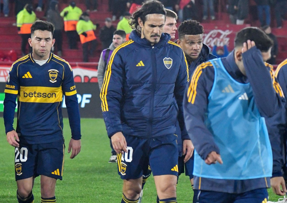 El Boca que saca a Merentiel en el entretiempo (único jugador del plantel ovacionado en el Mundial de Clubes) para poner a Milton Giménez y deja en cancha a la sombra de lo que alguna vez fue Cavani.

El Boca que pateó un tiro (tirito) al arco contra Huracán, equipo que había