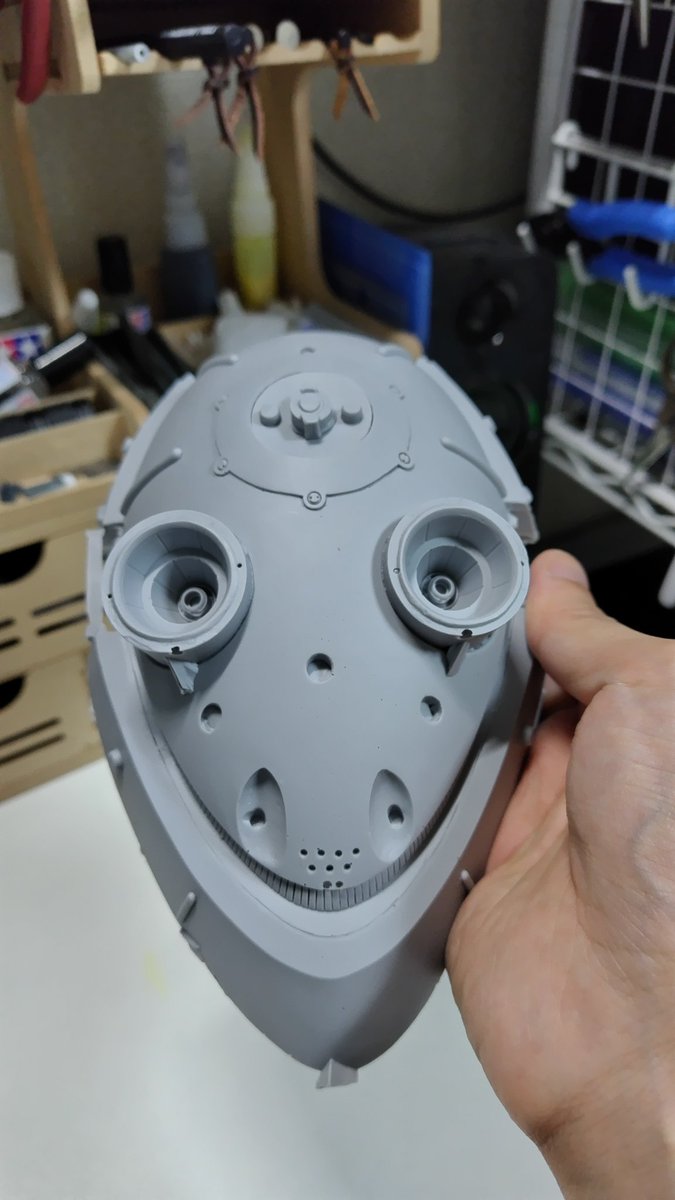 この顔、どこかで見たことあるような…