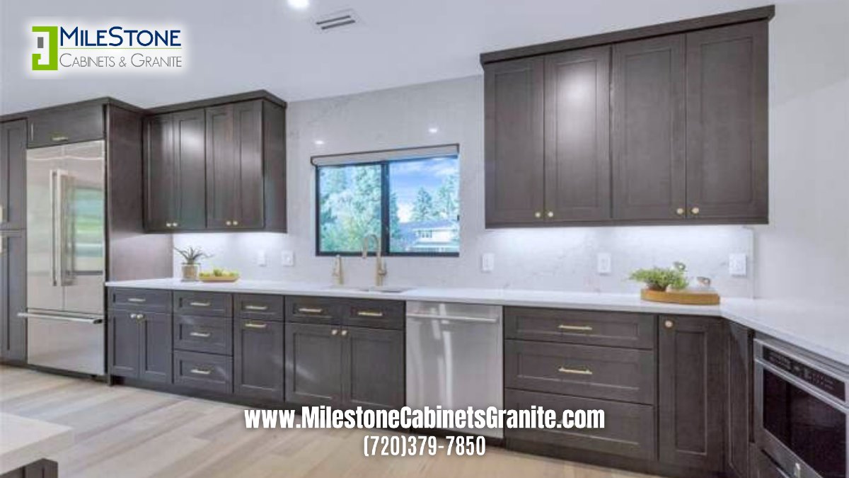 CabinetsAndTops's tweet image. Our Modern Slate shaker cabinets deliver bold contrast and refined elegance—perfect for any professional remodel or new build. Built to impress, made to last.
📞 (720) 379-7850
🔗 MilestoneCabinetsGranite.com
#ModernSlate #CabinetDesign #ProFinish