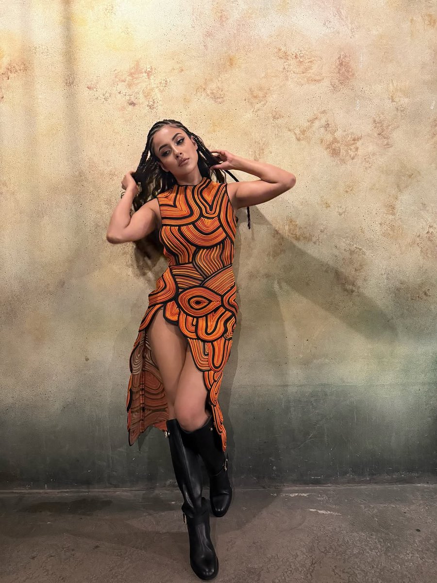 BollyTellyBuzz's tweet image. Shehnaaz who? New day, new vibe! #ShehnaazGill surprises fans with a fresh look—and is that a hint at a collaboration with #HoneySingh?https://t.co/bSKqLxUWbN