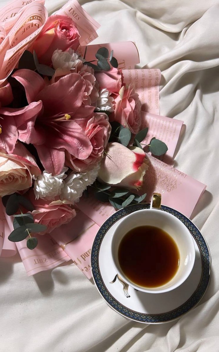 مسكيّن اللي يحسب الدنيااا واقفه علية 
كوب قهوة يحلّ محله،