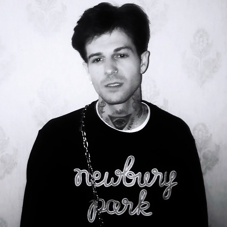 flawlessrip's tweet image. listening to the nbhd             relating to the nbhd