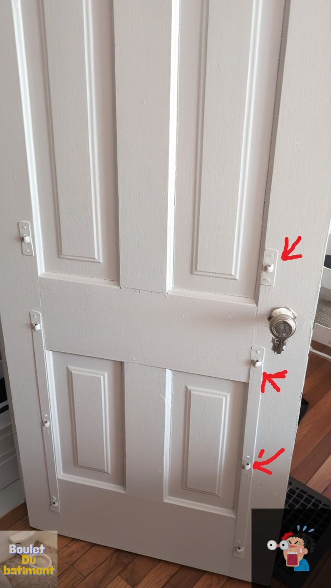 bouletbatiment's tweet image. Pour accrocher des panneaux de protection quand on a un chien qui gratte les portes.
