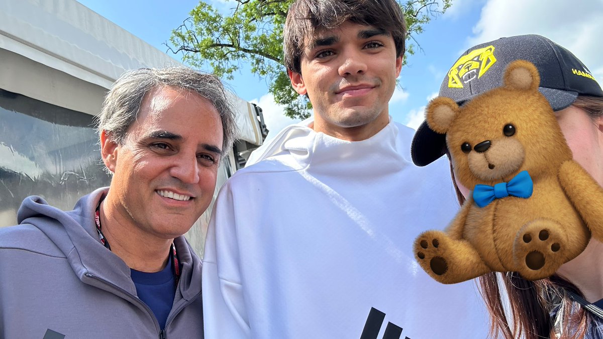 JB_LH_CS_LN's tweet image. sebasにサインをもらうときに、これを見て、ah! it&apos;s ollie!!って言うsebasがかわいかったです☺️
前日にはjuan pabloとも一緒に写真を撮ってもらえました！