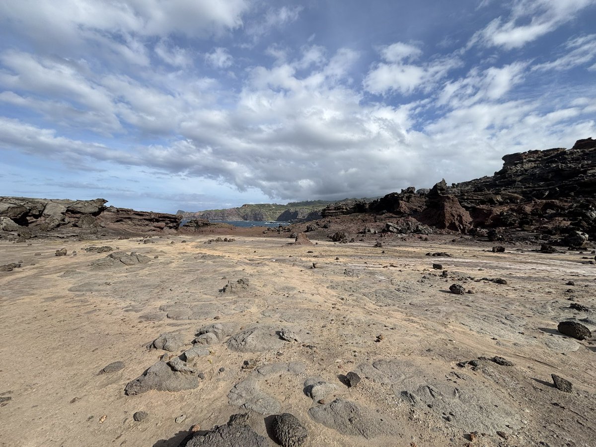 rambleringg's tweet image. Where I would live if I was a caveman