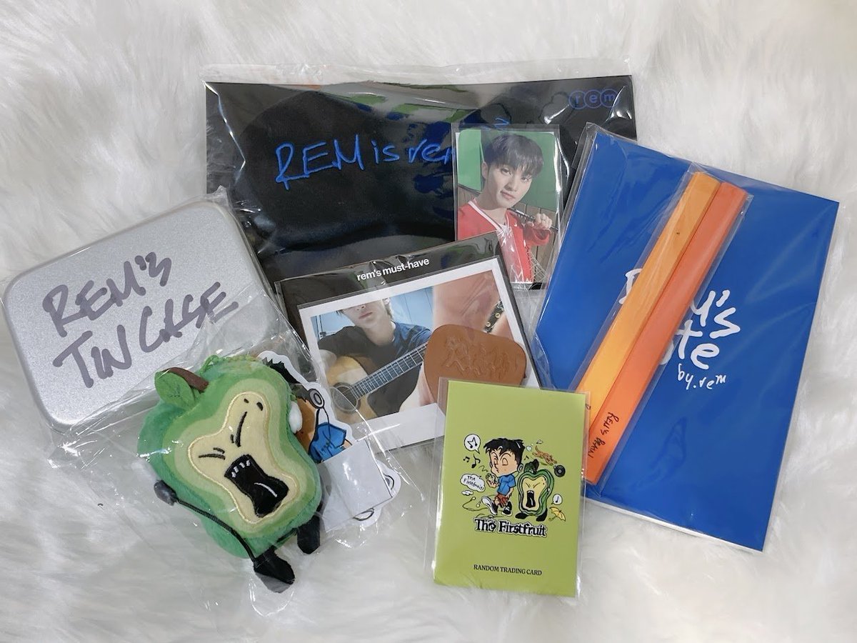animateIS's tweet image. 🎉 #MARK 商品情報🎉

MARKさんの
The 1st Album [The Firstfruit] official MD
絶賛販売中！🍏

是非ご来店の際はチェックしてみてください！

#MARK #NCT #WITHMUU #アニメイトインポートショップ池袋
